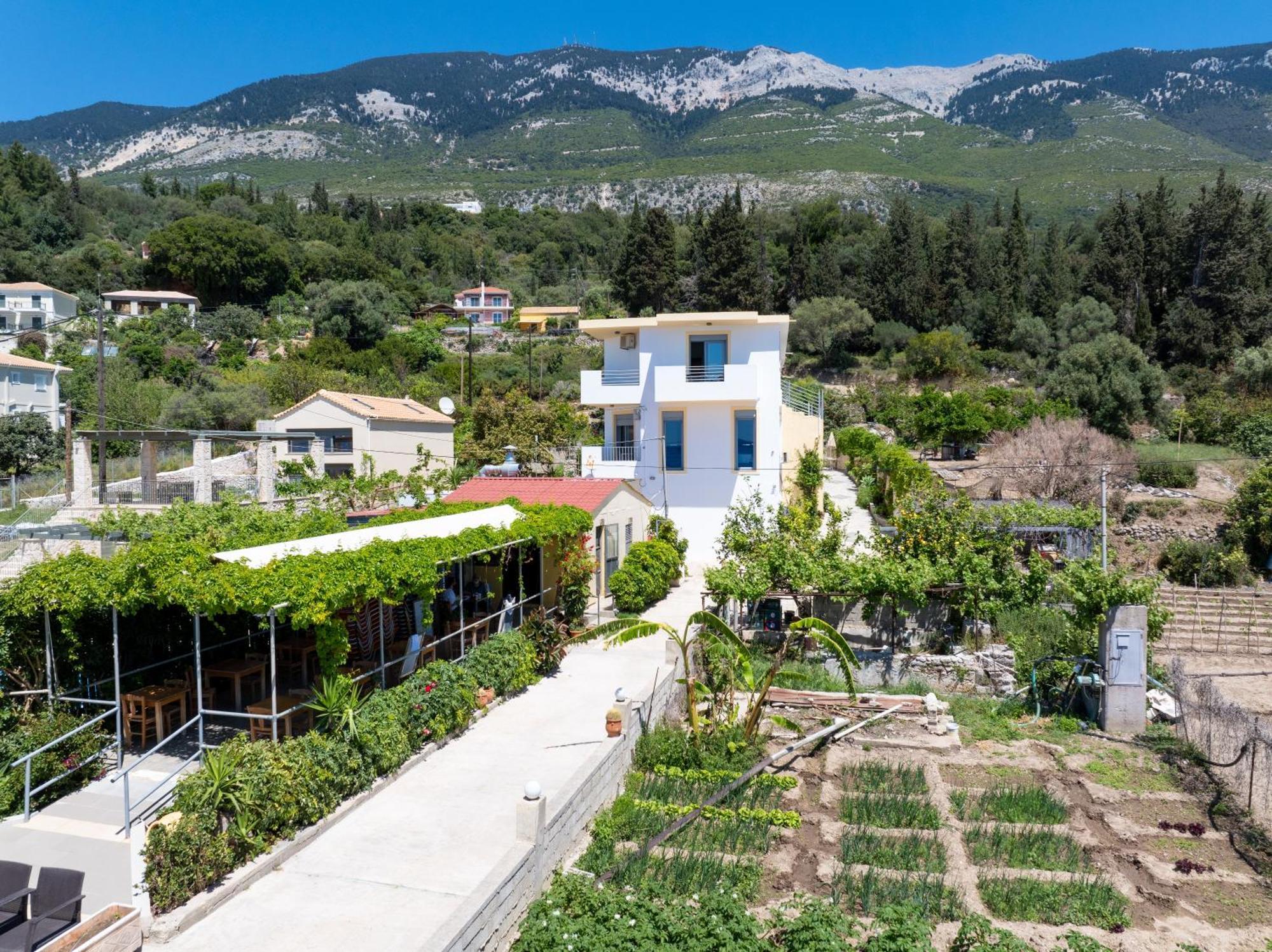 Aridas At The Beach Lourdata  Exterior foto