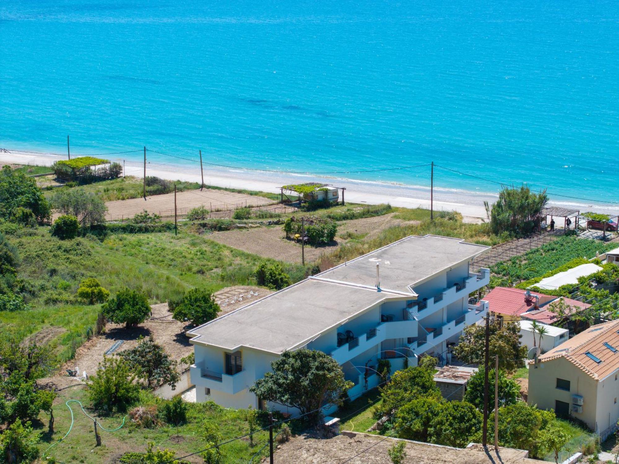 Aridas At The Beach Lourdata  Exterior foto