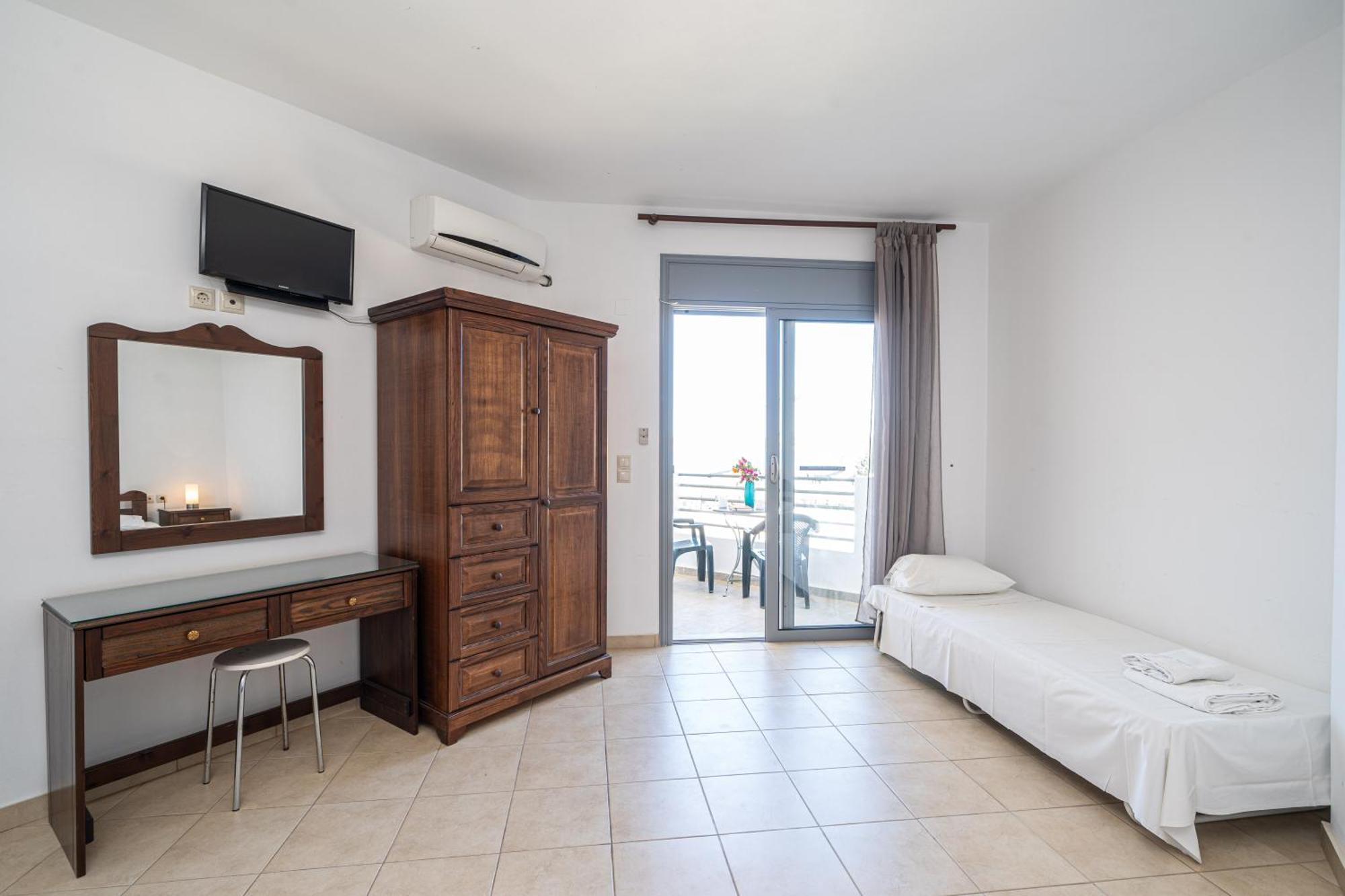 Aridas At The Beach Lourdata  Exterior foto