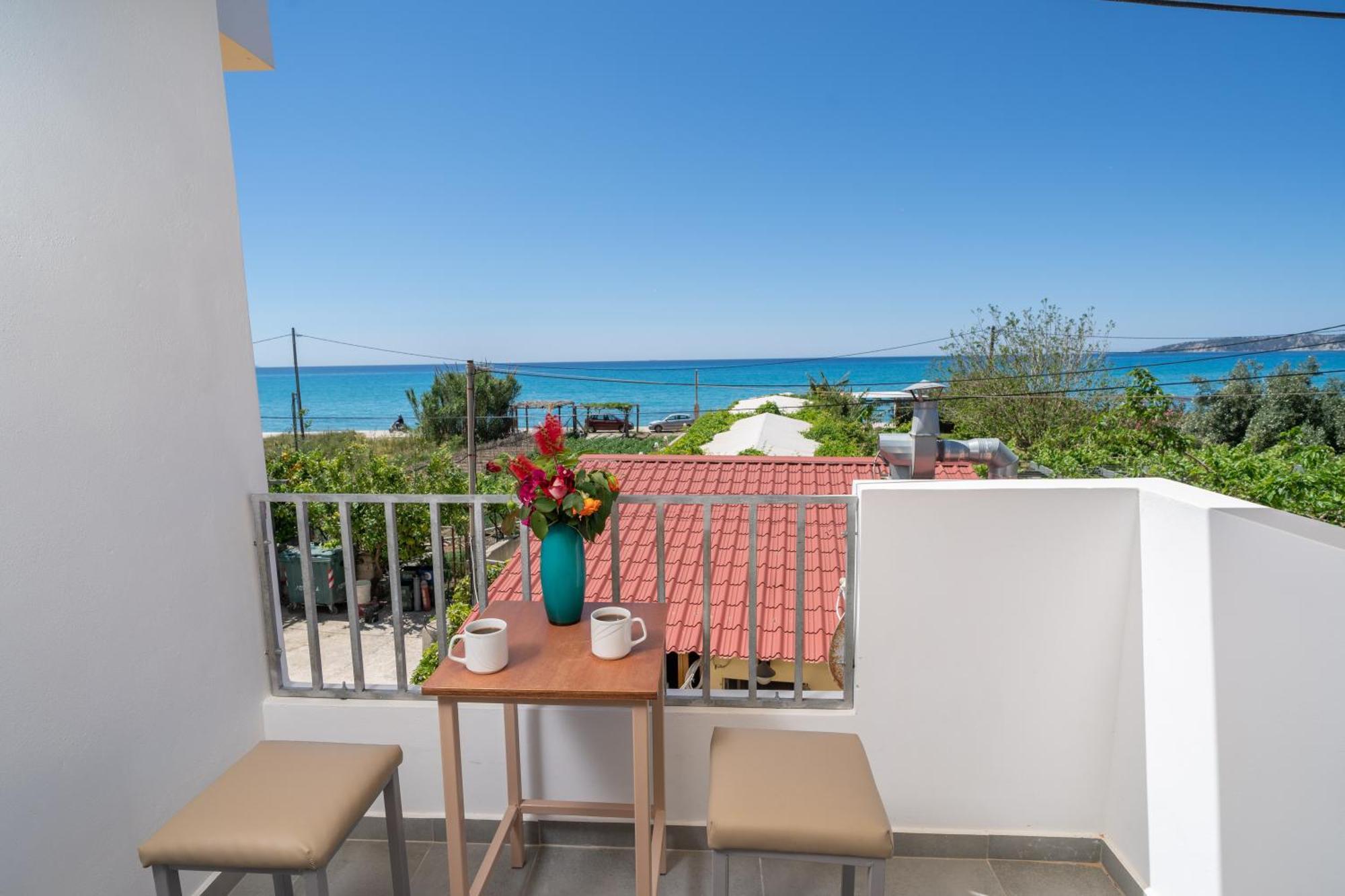 Aridas At The Beach Lourdata  Exterior foto